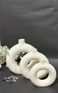 White Speckle Ceramic Donut Vase Set of 3 - Graduated Ring Vases for Hotel and Cafe Decor